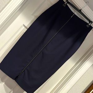 Sexy slim midi skirt.